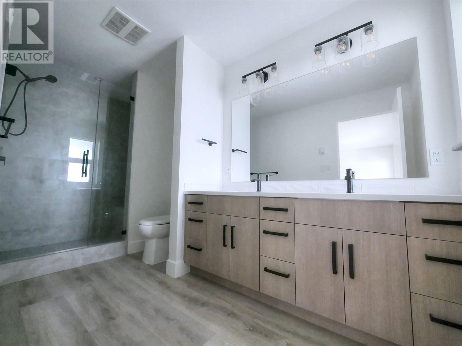 88 Nelson Avenue S Unit# 3, Nakusp
