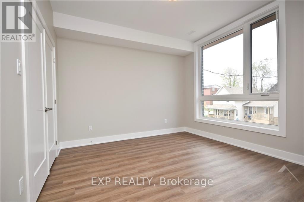 Photo 22 of 306 Elmgrove Avenue, Ottawa ON