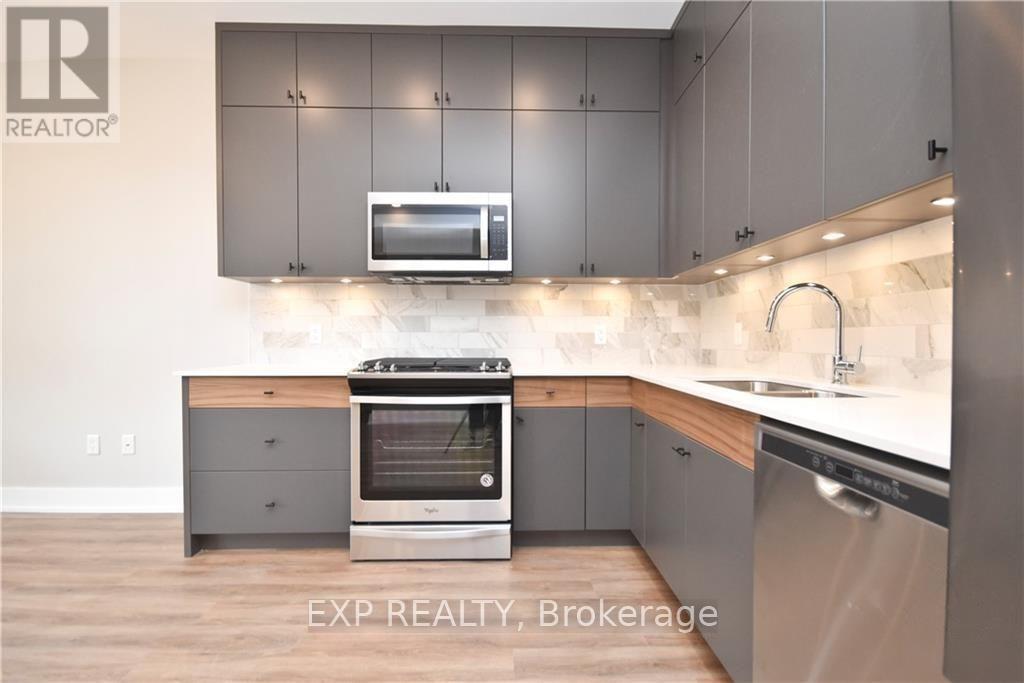 Photo 10 of 306 Elmgrove Avenue, Ottawa ON