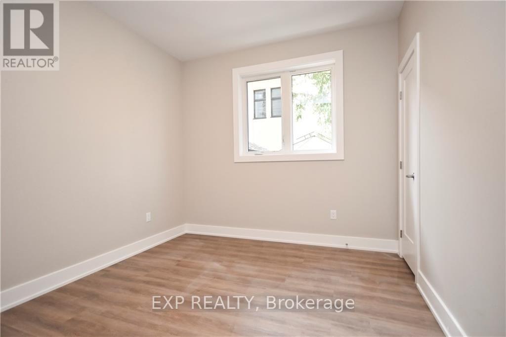 Photo 17 of 306 Elmgrove Avenue, Ottawa ON