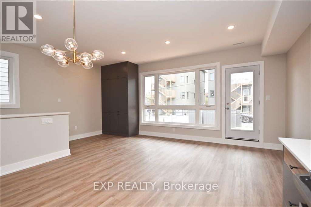Photo 11 of 306 Elmgrove Avenue, Ottawa ON