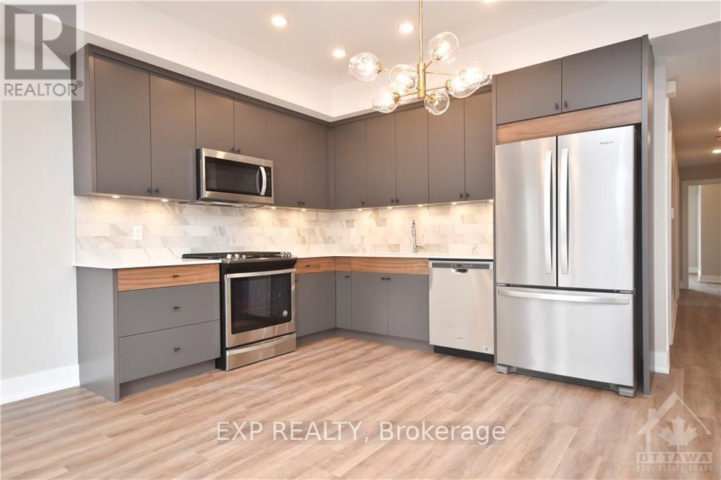 Photo 10 of 306 Elmgrove Avenue, Ottawa ON