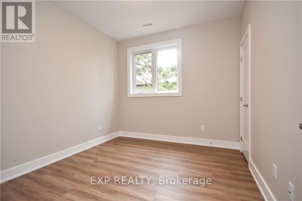 Photo 28 of 306 Elmgrove Avenue, Ottawa ON