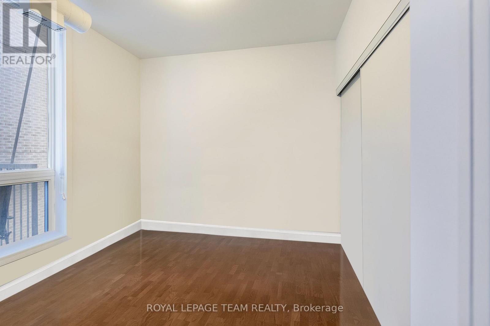 Photo 14 of 308 360 Cumberland Street, Ottawa ON