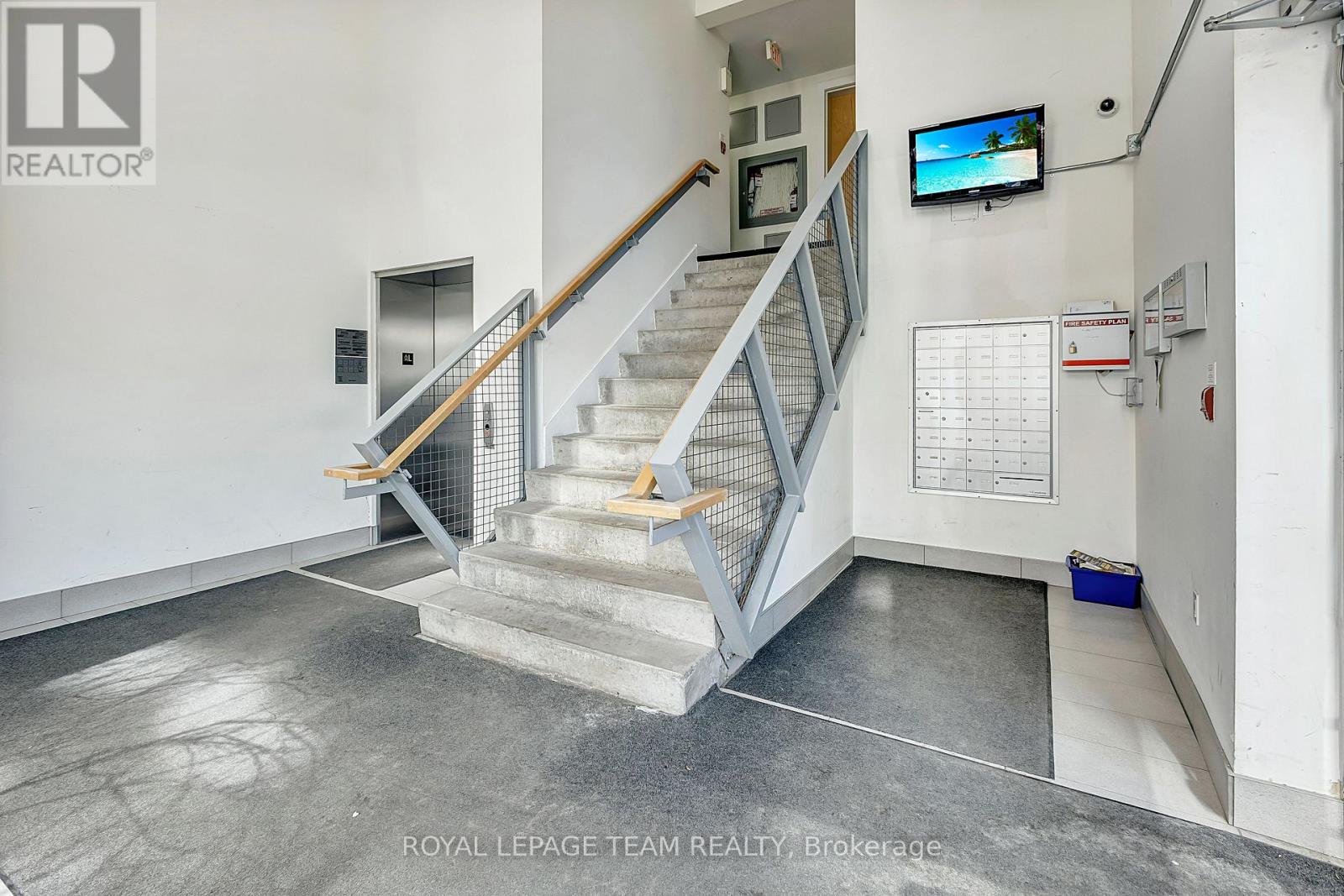Photo 6 of 308 360 Cumberland Street, Ottawa ON
