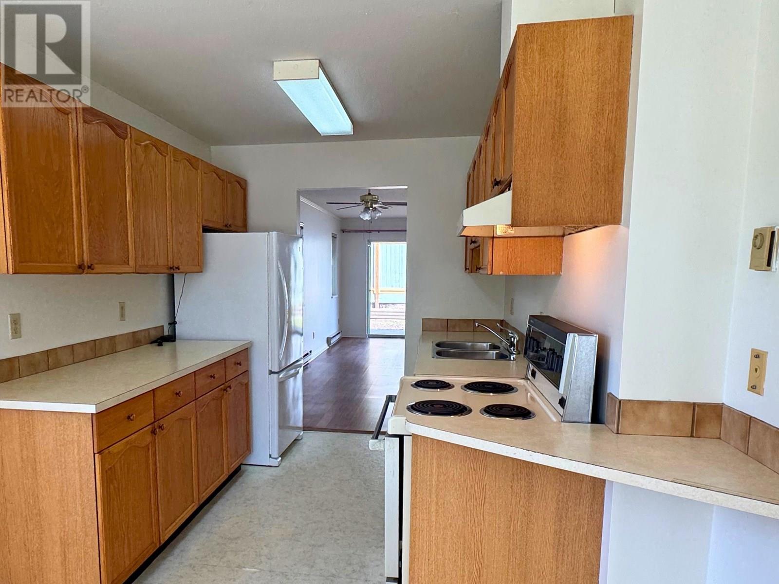 11 824 NORTH ROAD, Gibsons