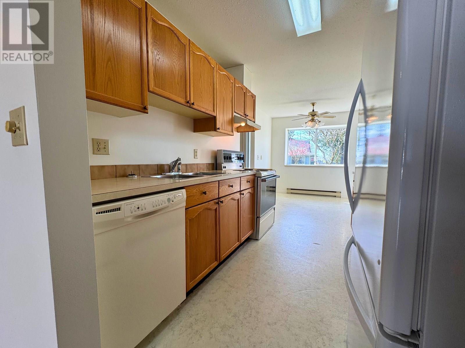 11 824 NORTH ROAD, Gibsons