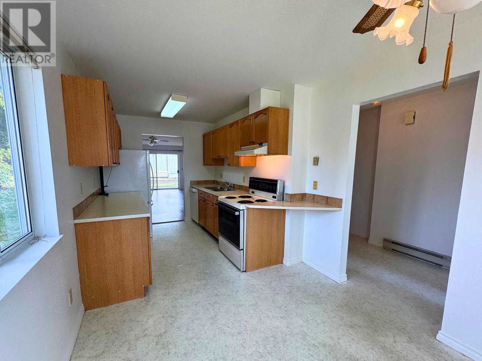 11 824 NORTH ROAD, Gibsons