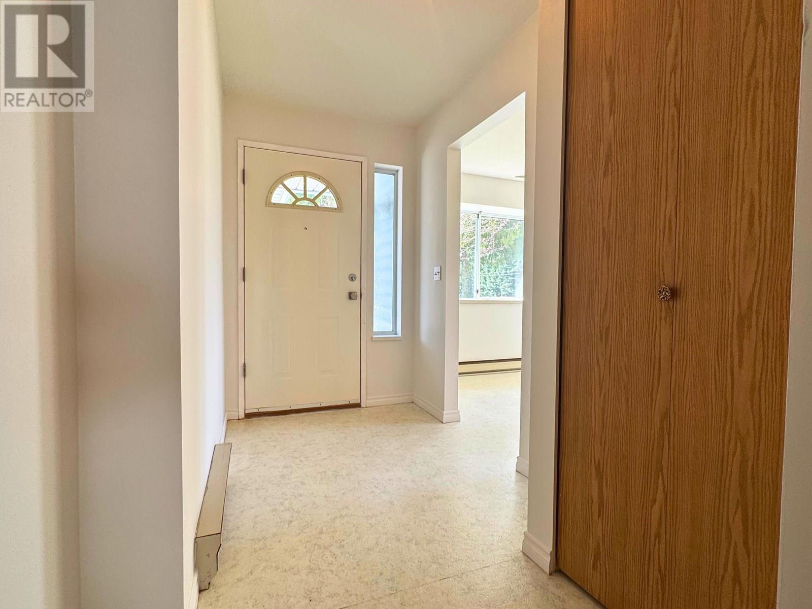 11 824 NORTH ROAD, Gibsons