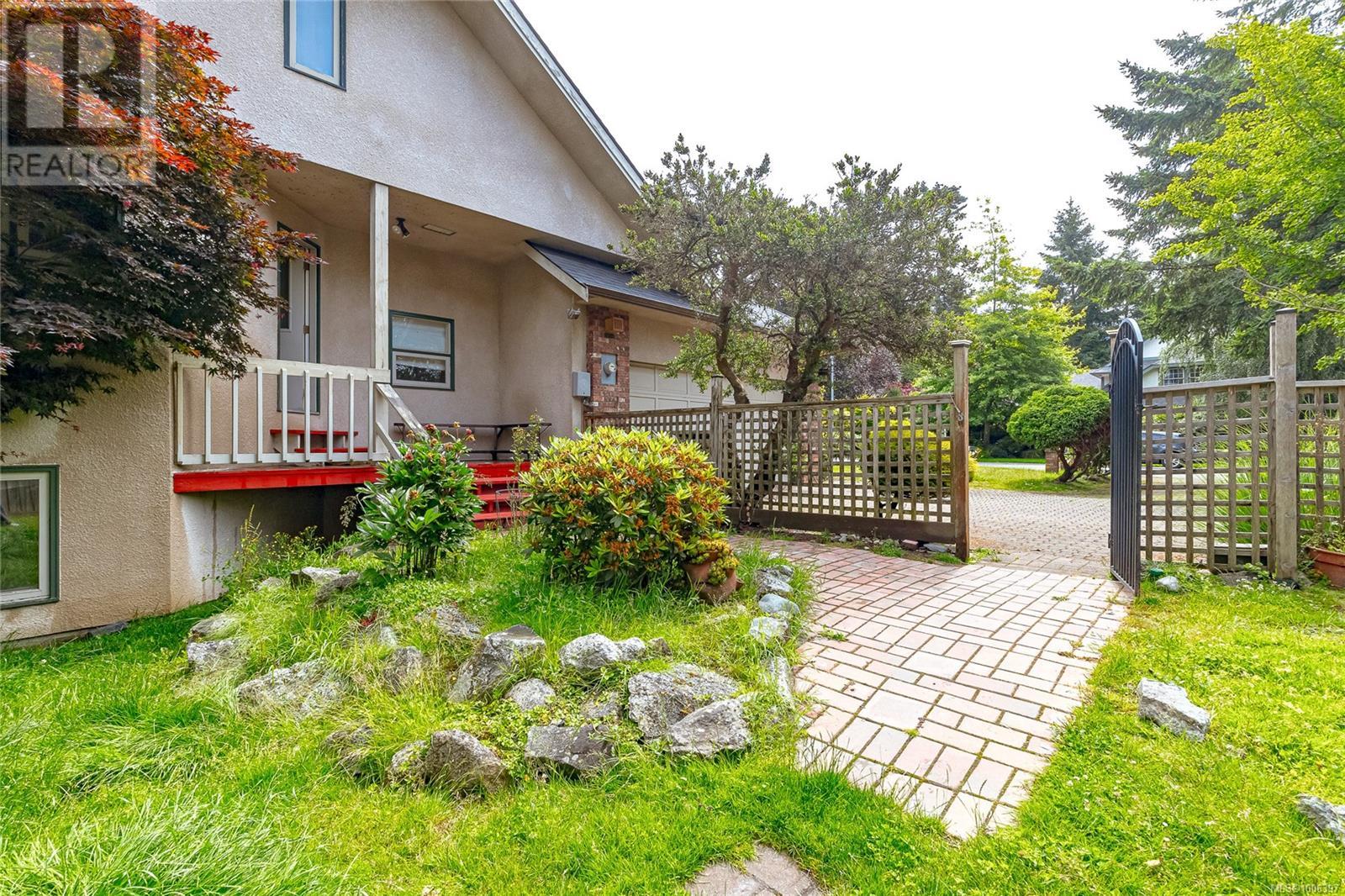 Photo 19 of 3910 Gibson Crt, Saanich BC