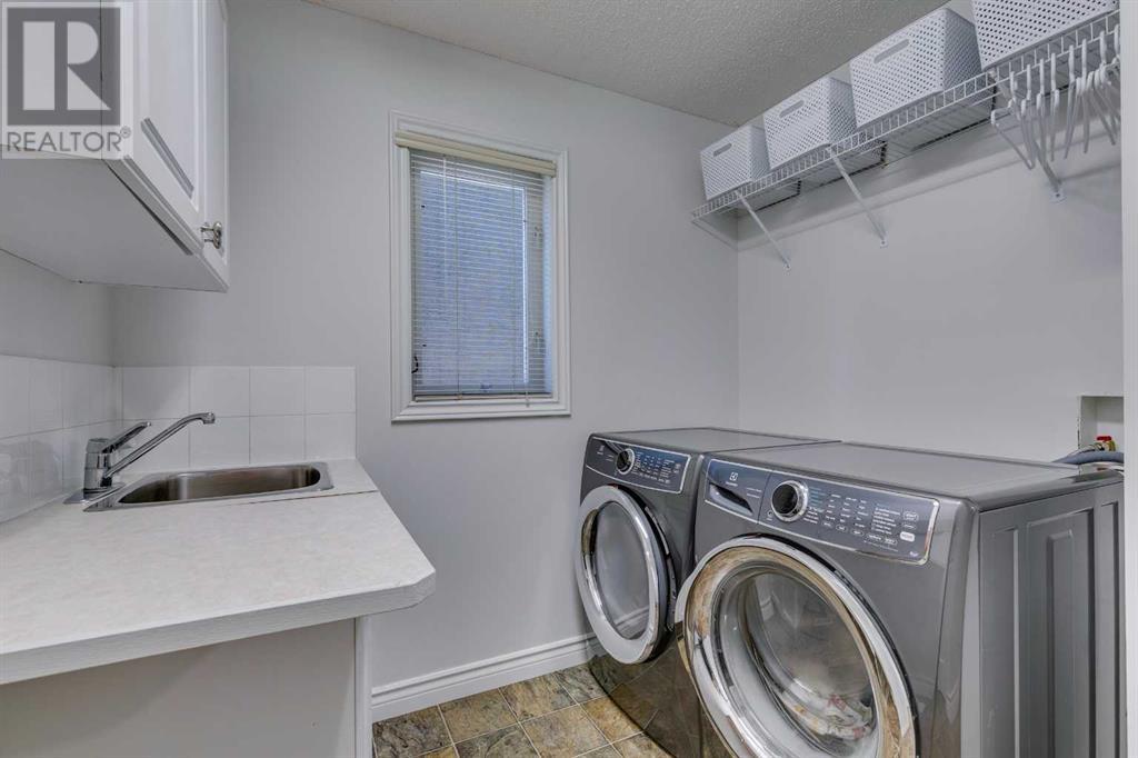 Single Family House for Sale in  Sienna Park Terrace SW Signal Hill Calgary 