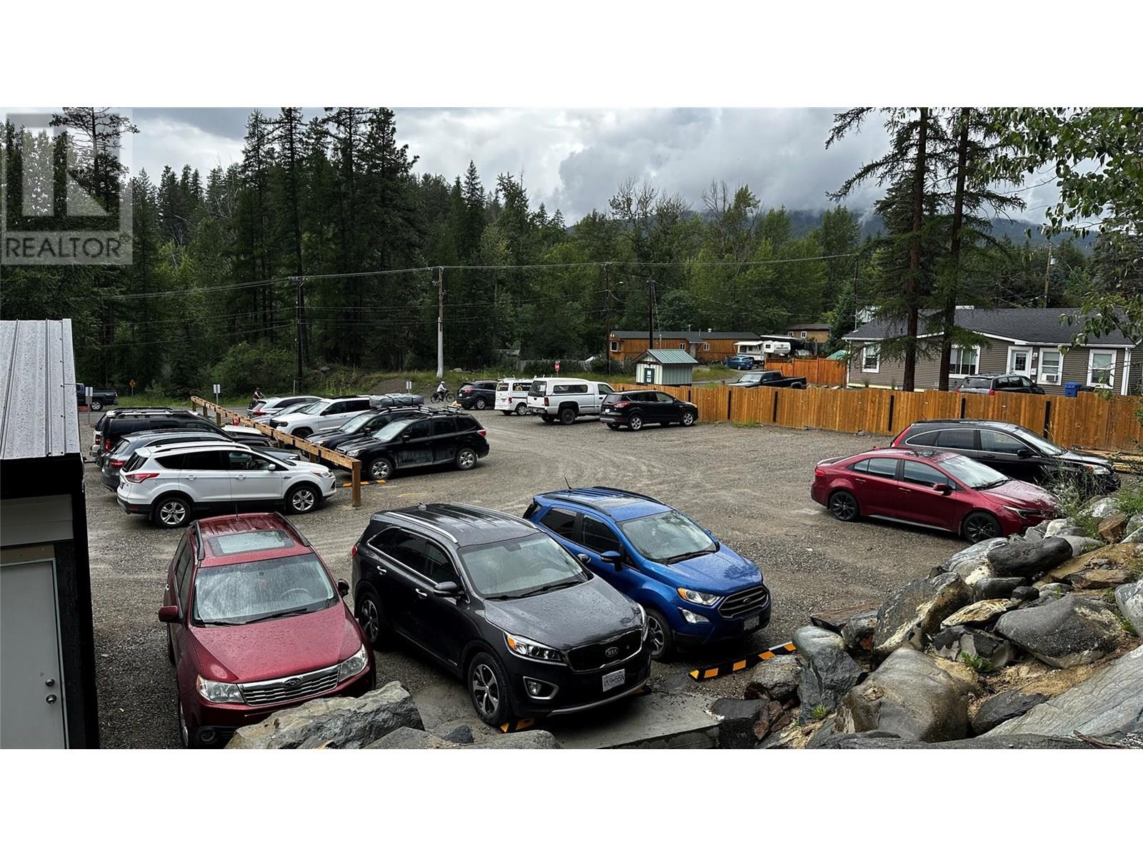Photo 3 of 10 Jim Ogilvie Way, Kimberley BC