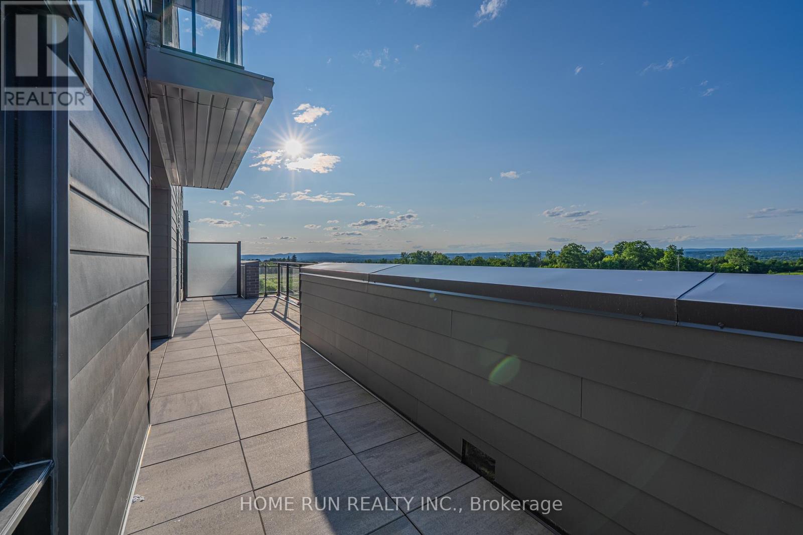 https://ddfcdn.realtor.ca/listing/TS638875040796800000/reb76/highres/4/x12268624_30.jpg