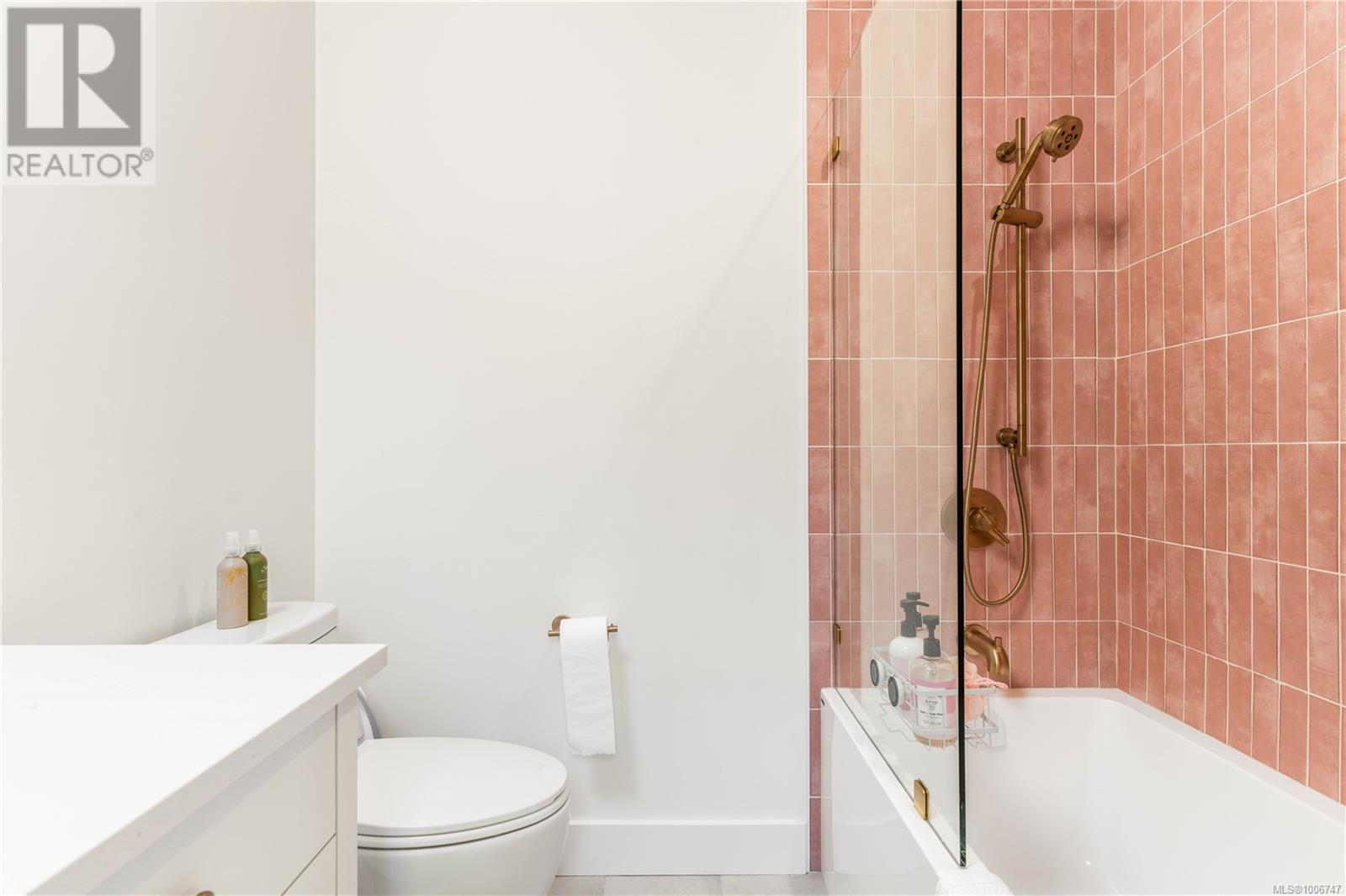 Photo 2 of 1416 Pinehurst Pl, Langford BC