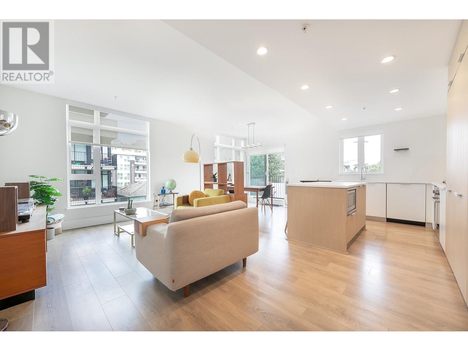 Photo 3 of 308 5085 Main Street, Vancouver BC