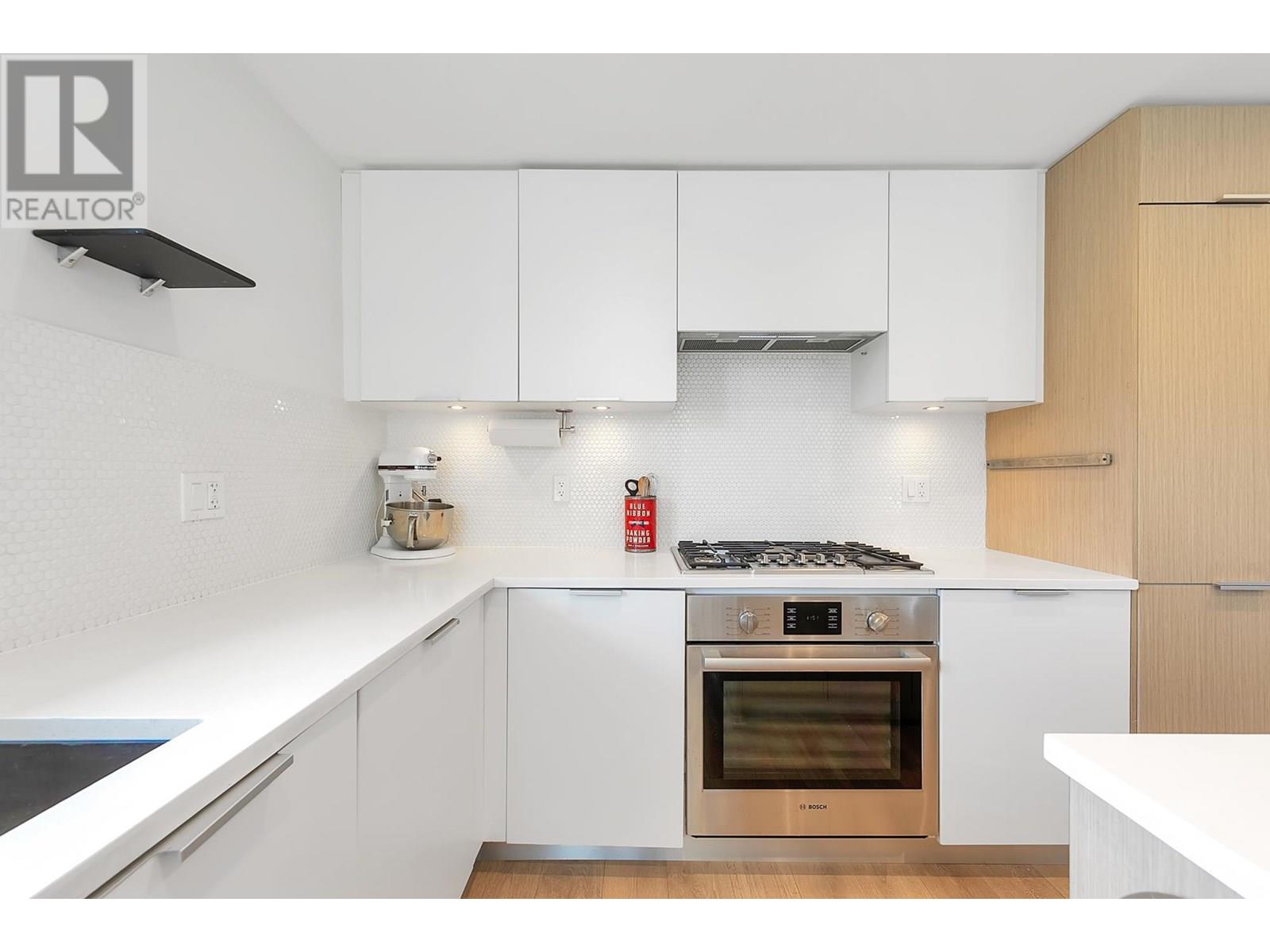 Photo 6 of 308 5085 Main Street, Vancouver BC