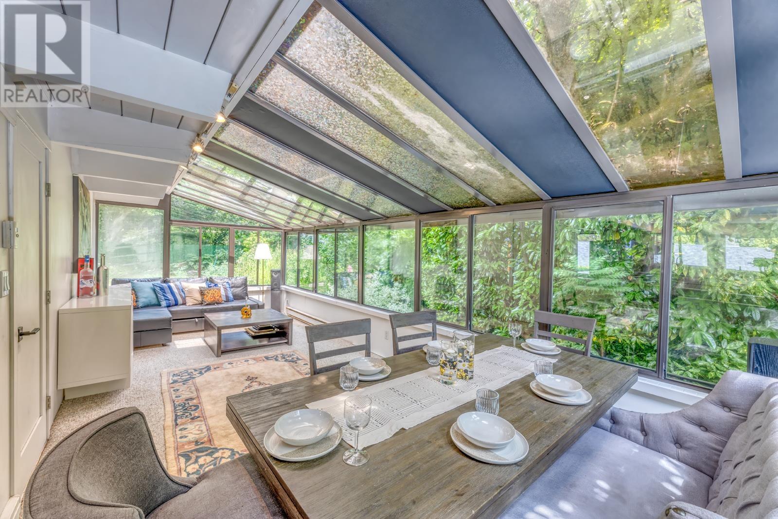 Photo 14 of 466 E Kings Road, North Vancouver BC