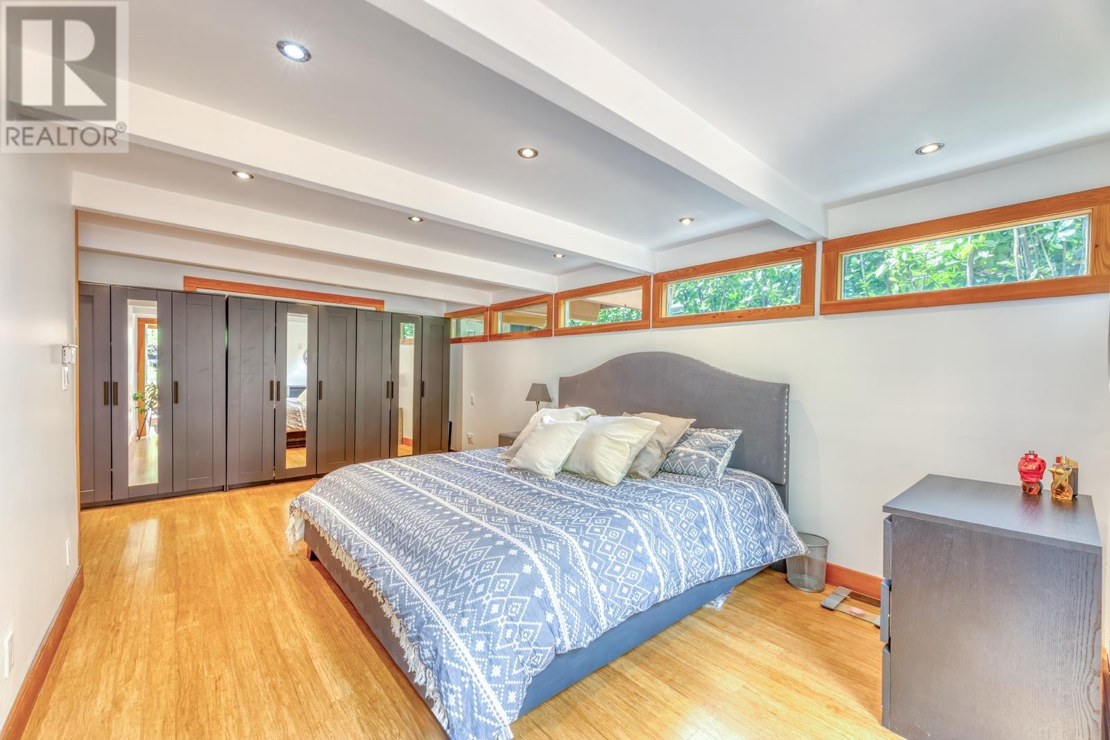 Photo 20 of 466 E Kings Road, North Vancouver BC