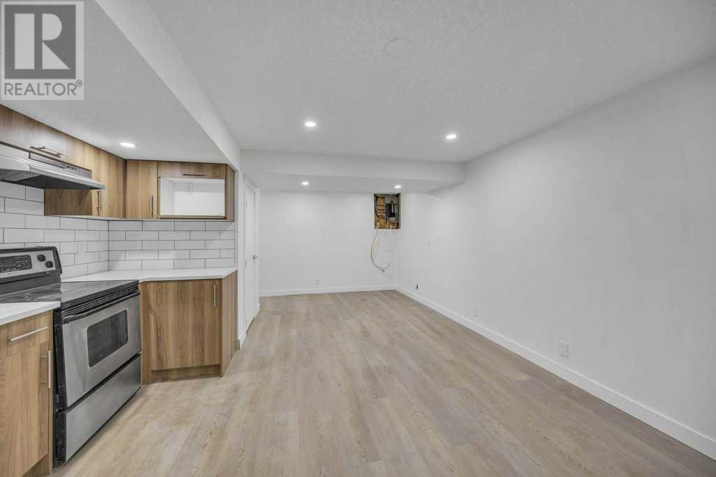 Single Family House for Sale in  Rundlehorn Drive NE Pineridge Calgary 
