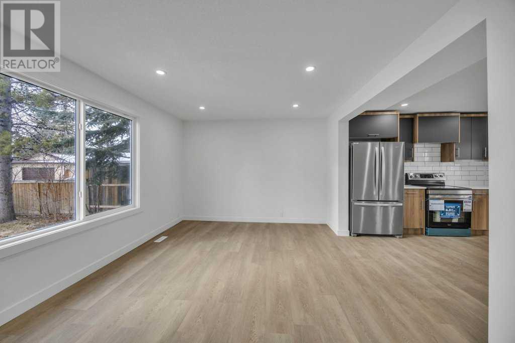 Single Family House for Sale in  Rundlehorn Drive NE Pineridge Calgary 