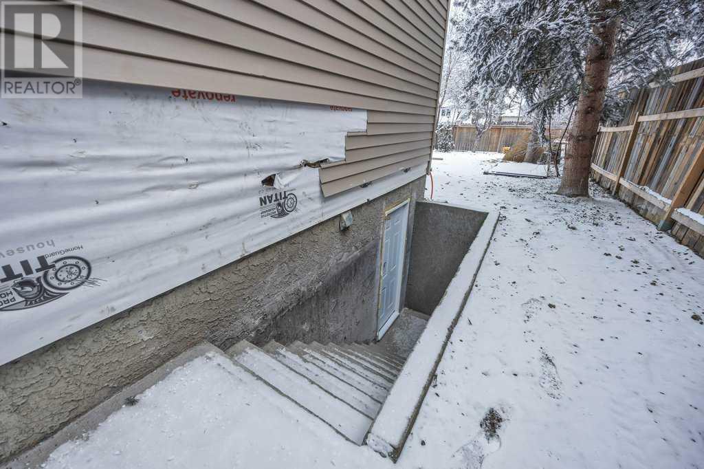 Single Family House for Sale in  Rundlehorn Drive NE Pineridge Calgary 