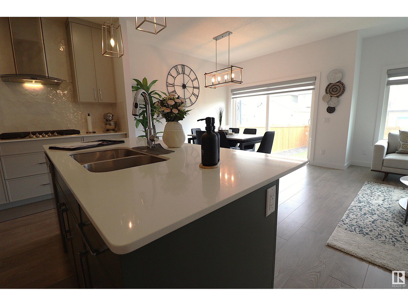 Photo 7 of 2888 Coughlan Green Sw Sw, Edmonton AB