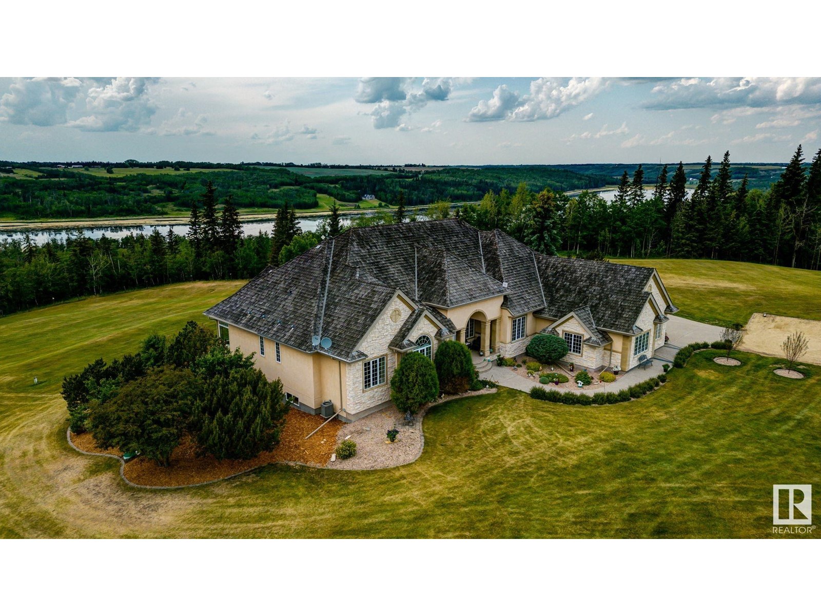 Photo 9 of 23362 Twp Road 490, Rural Leduc County AB