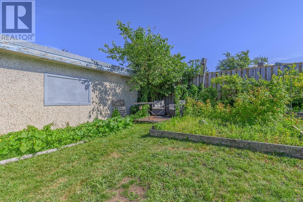 Photo 23 of 1212 Waddington Rd, Nanaimo BC