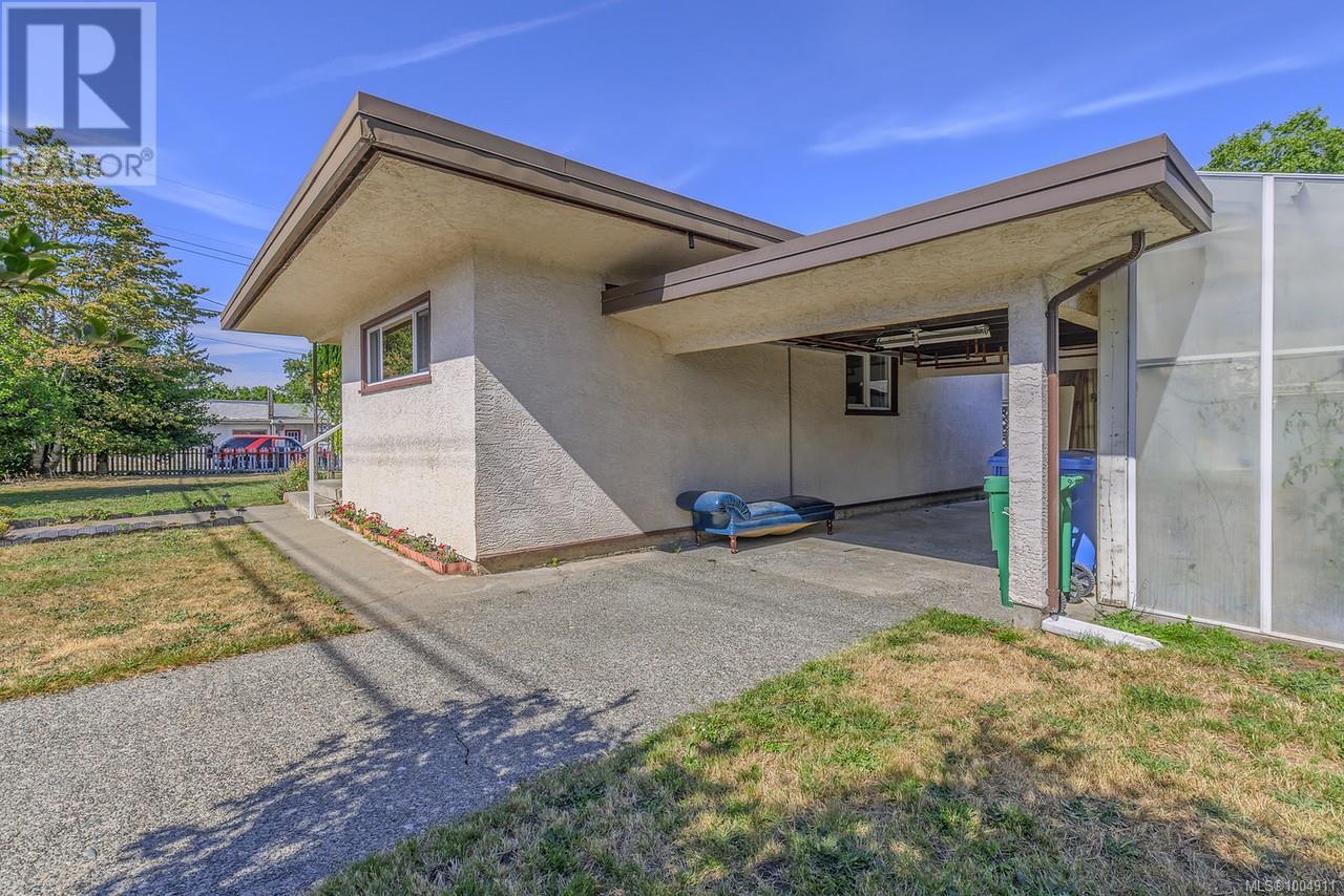 Photo 25 of 1212 Waddington Rd, Nanaimo BC