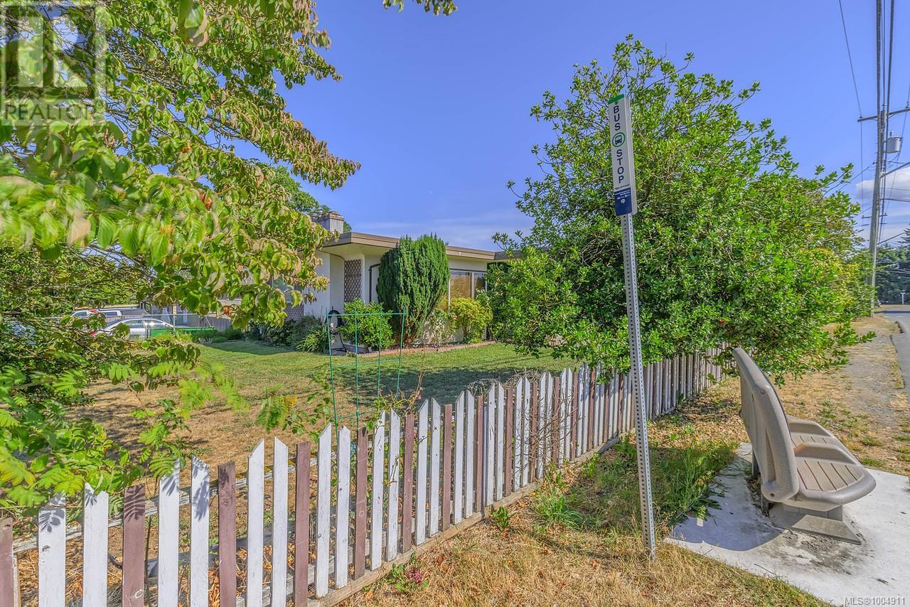 Photo 30 of 1212 Waddington Rd, Nanaimo BC