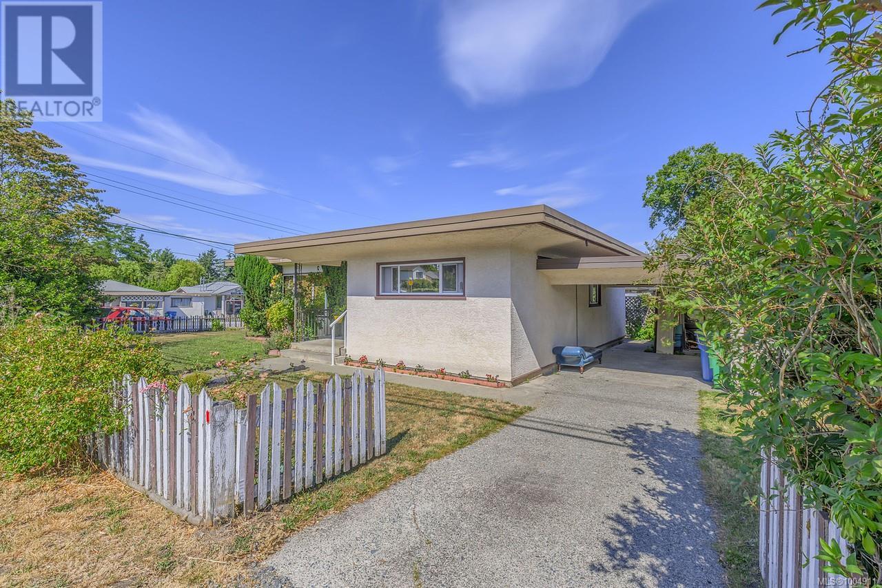 Photo 31 of 1212 Waddington Rd, Nanaimo BC
