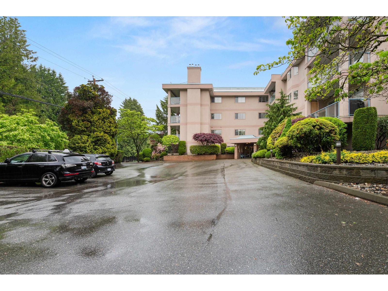 Photo 3 of 210 33110 George Ferguson Way, Abbotsford BC