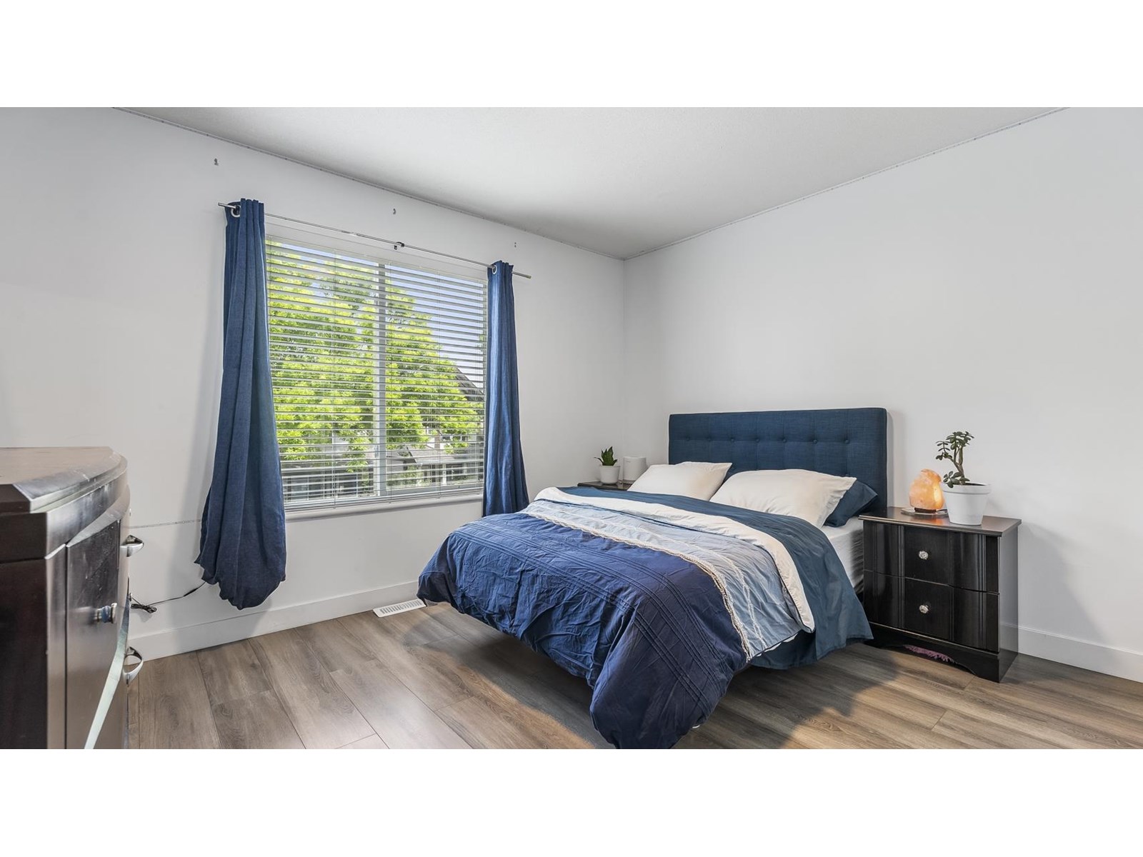 Photo 13 of 18452 66 Avenue, Surrey BC