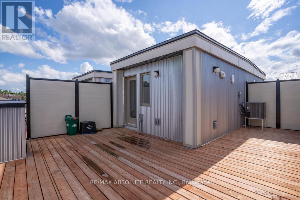 https://ddfcdn.realtor.ca/listing/TS638875055727000000/reb76/highres/3/x12197503_23.jpg