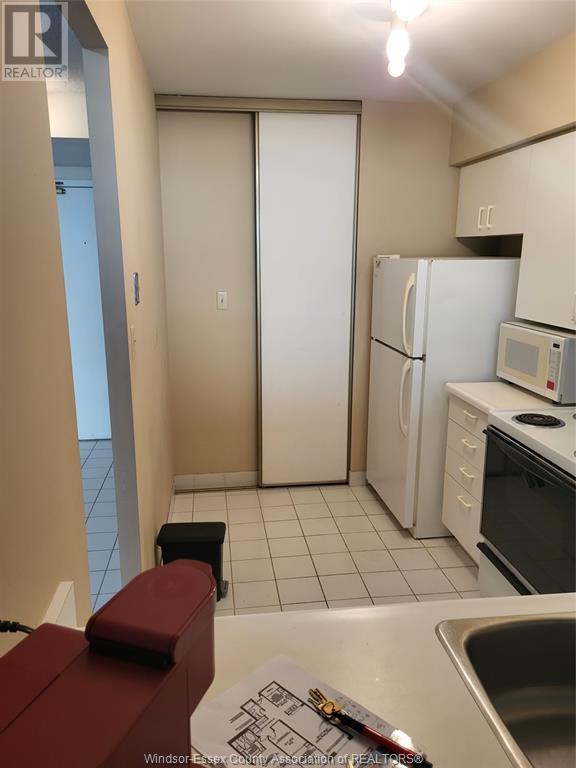 Photo 11 of 75 Riverside Drive Unit 406, Windsor ON