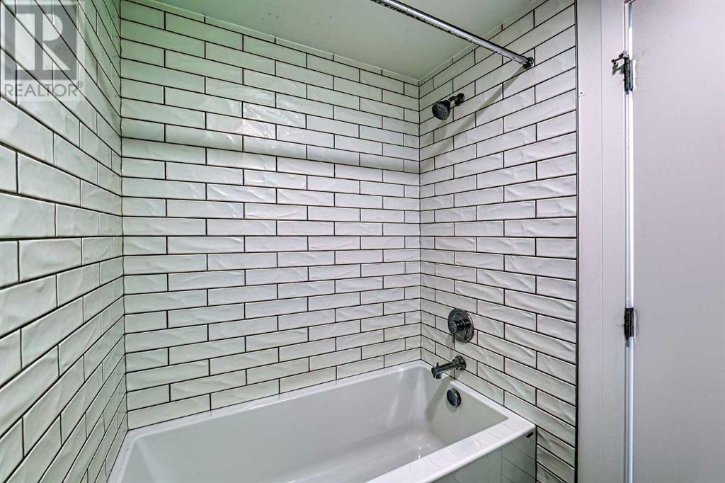 Single Family House High rise for Sale in   A Street NW Sunnyside Calgary 