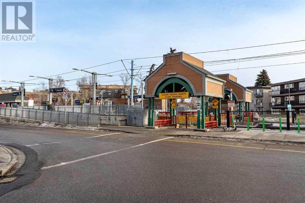 Single Family House High rise for Sale in   A Street NW Sunnyside Calgary 