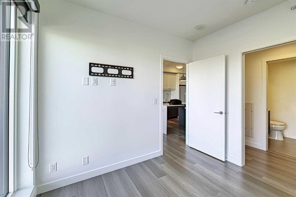 Single Family House High rise for Sale in   A Street NW Sunnyside Calgary 