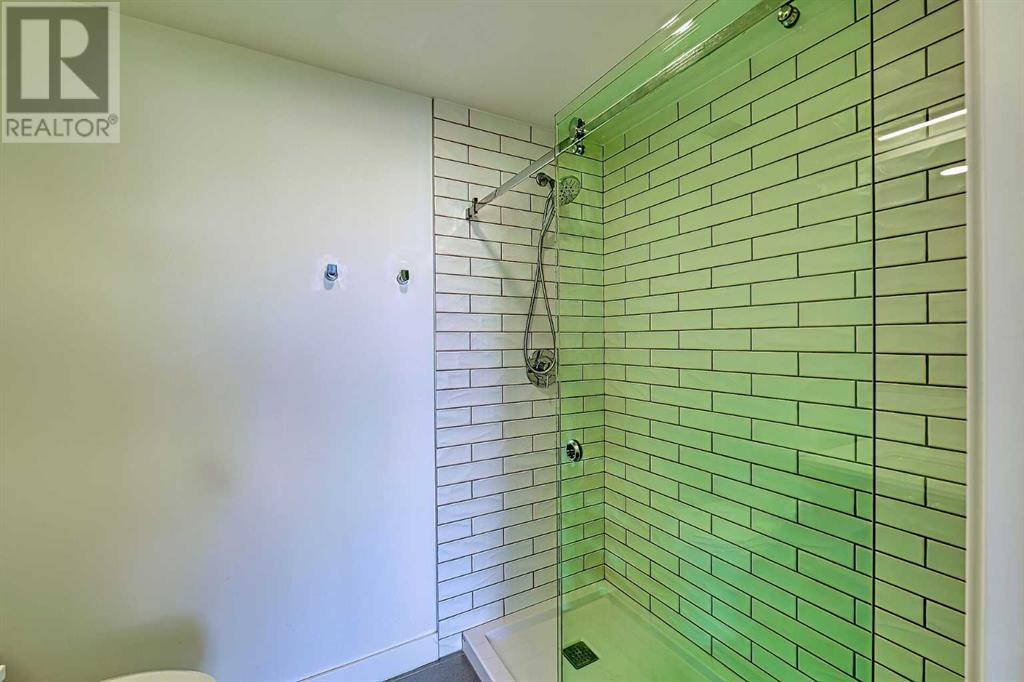 Single Family House High rise for Sale in   A Street NW Sunnyside Calgary 