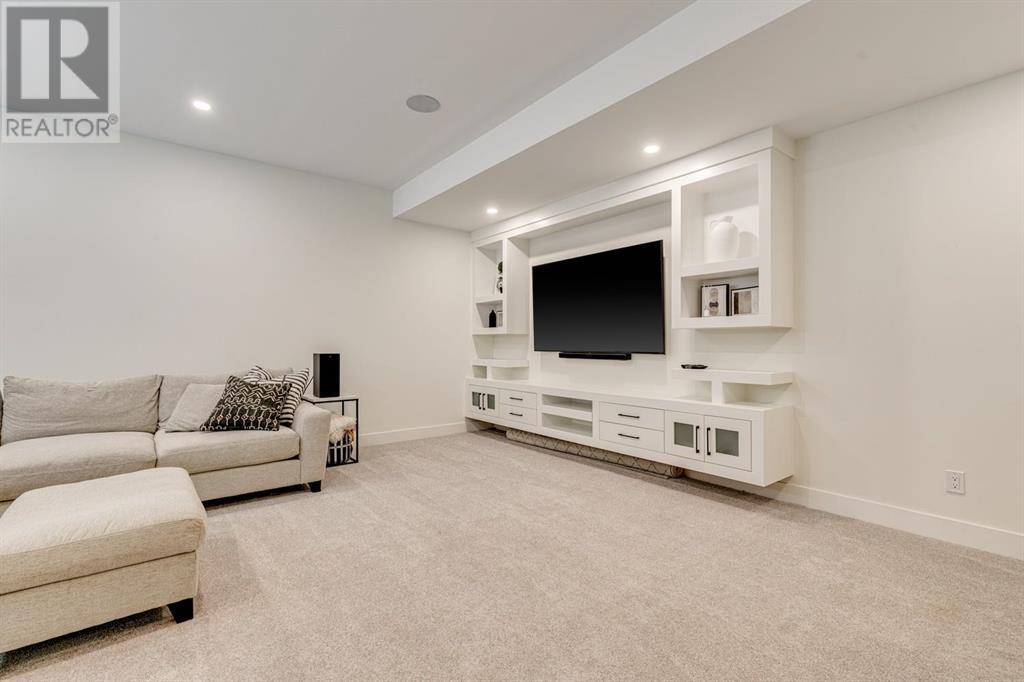 3137 39 Street SW, Calgary, Alberta
