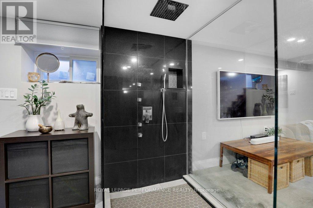 Photo 31 of 50 Delaware Avenue, Ottawa ON