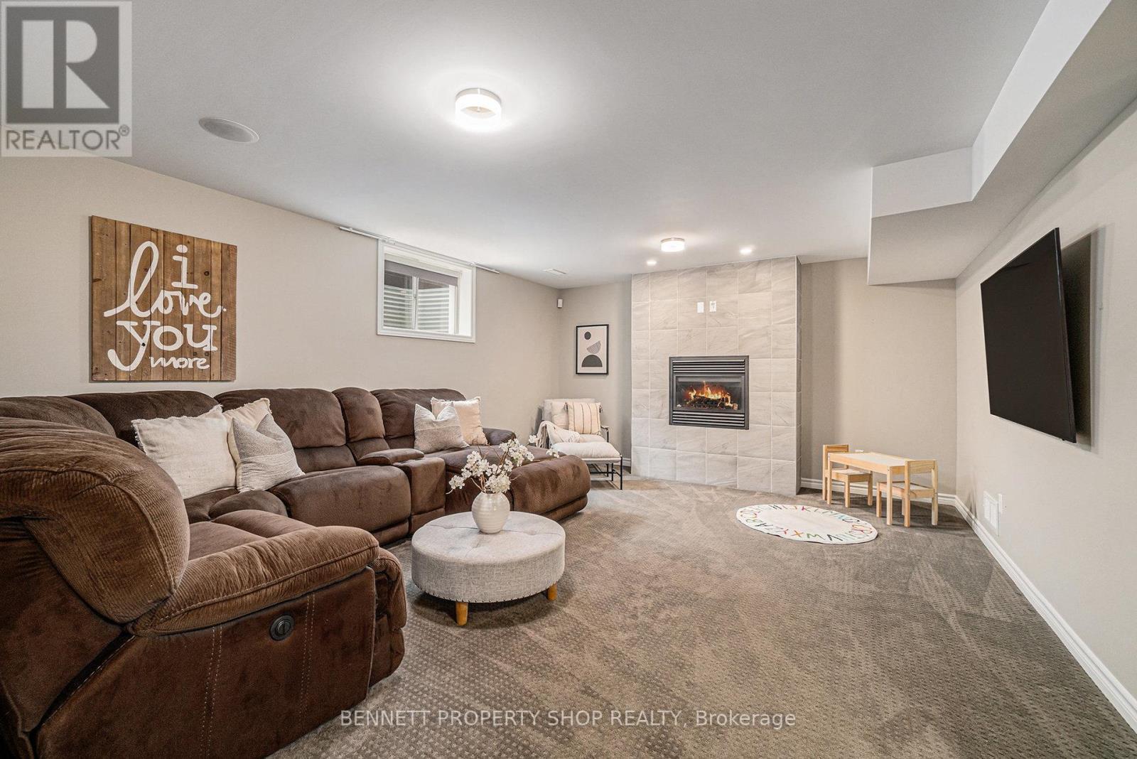 Photo 8 of 1870 Maple Grove Road, Ottawa ON