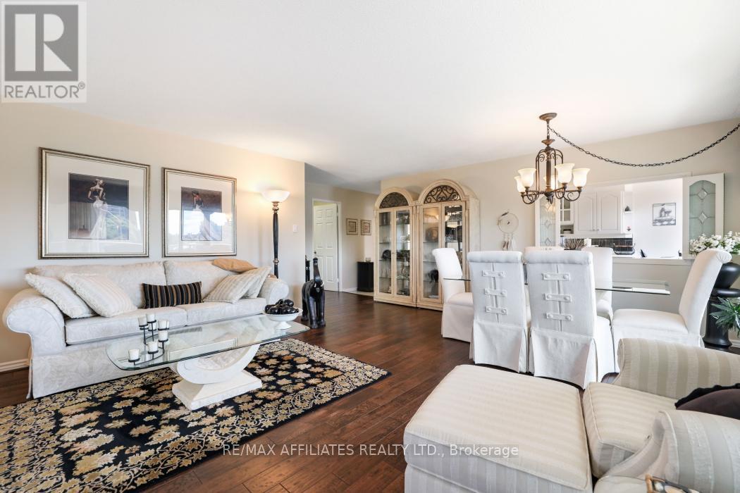 Photo 3 of 304 1190 Richmond Road, Ottawa ON