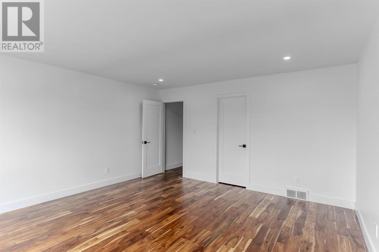 Photo 12 of 433 Muskrat Dr, Thunder Bay ON