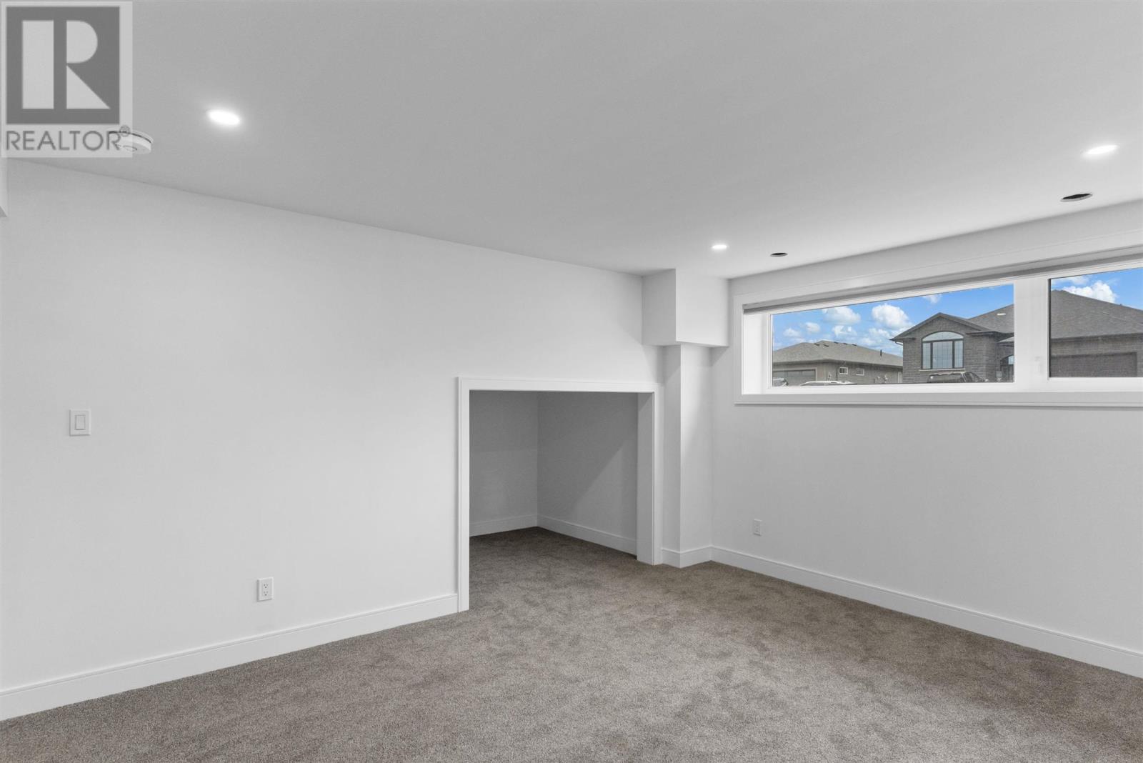 Photo 28 of 433 Muskrat Dr, Thunder Bay ON
