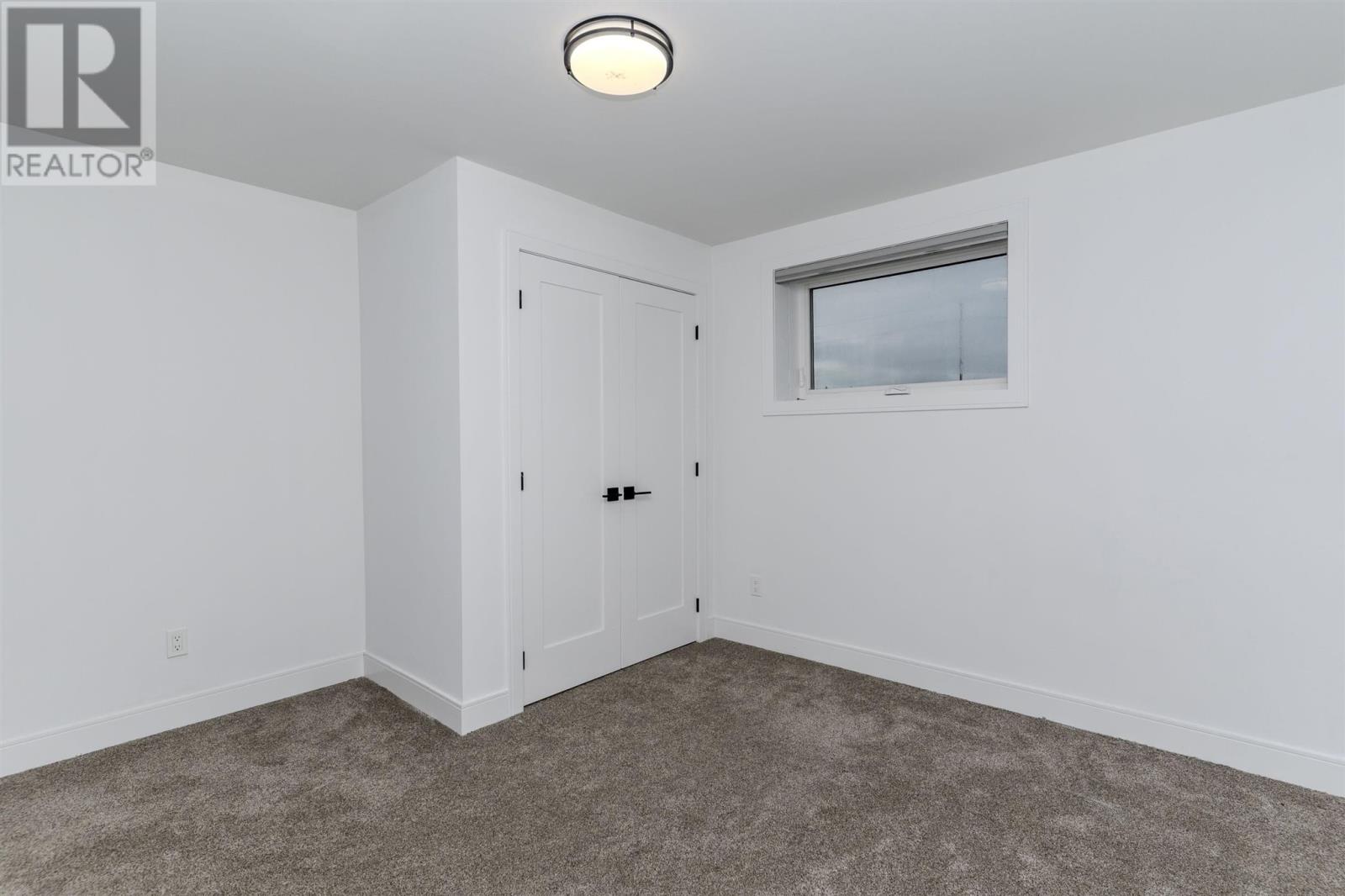 Photo 32 of 433 Muskrat Dr, Thunder Bay ON