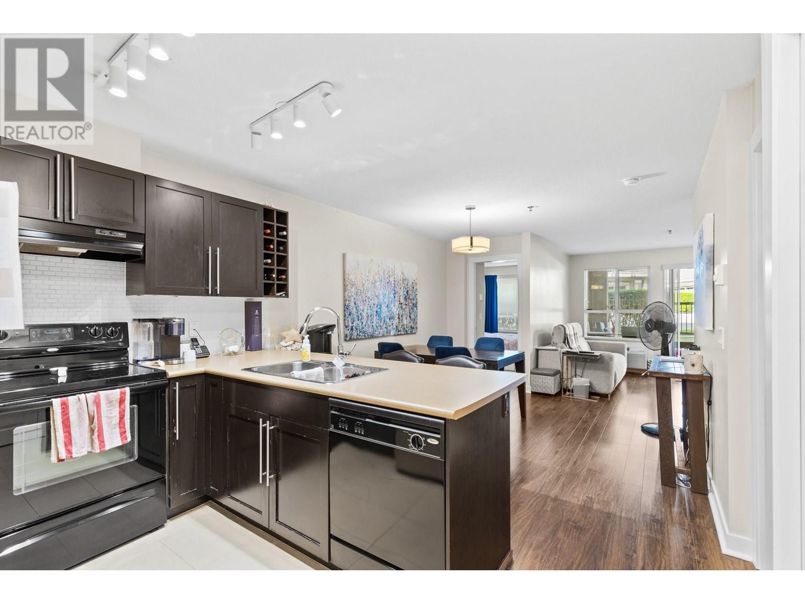 Photo 3 of 1083 Sunset Drive Unit 120, Kelowna BC