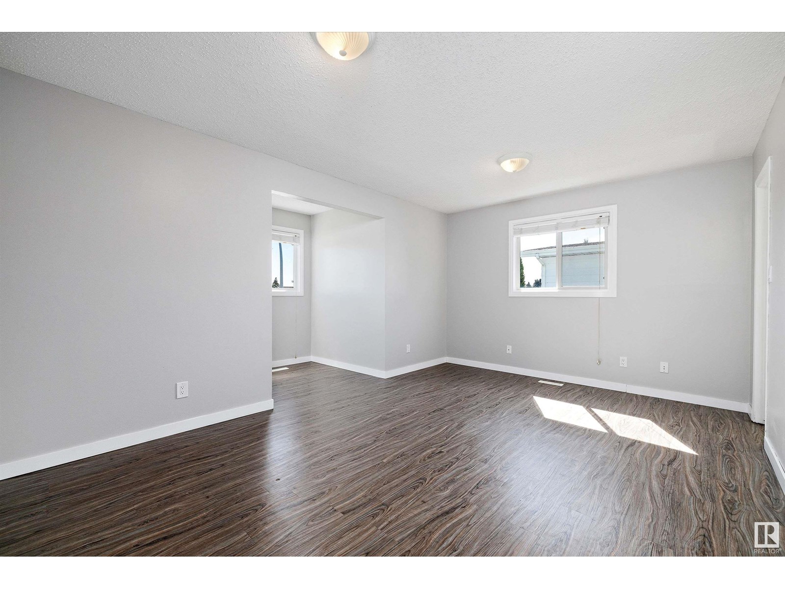 Photo 32 of 10610 89 St, Morinville AB