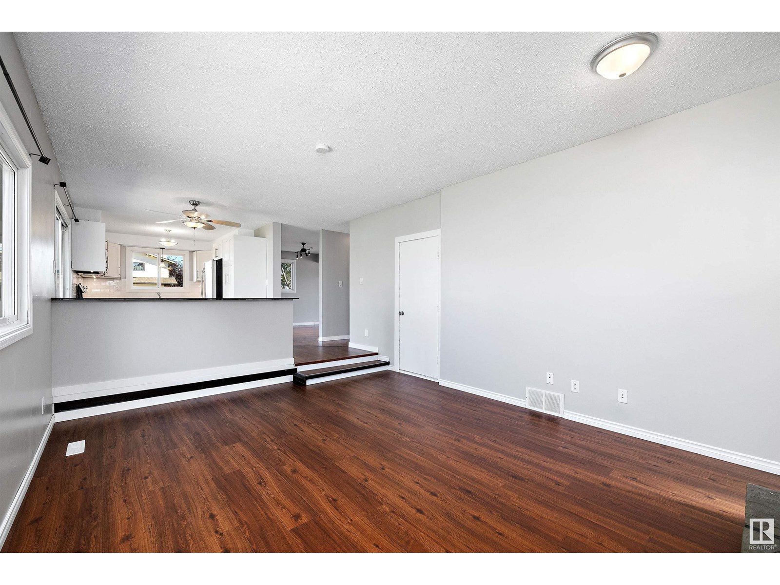 Photo 22 of 10610 89 St, Morinville AB