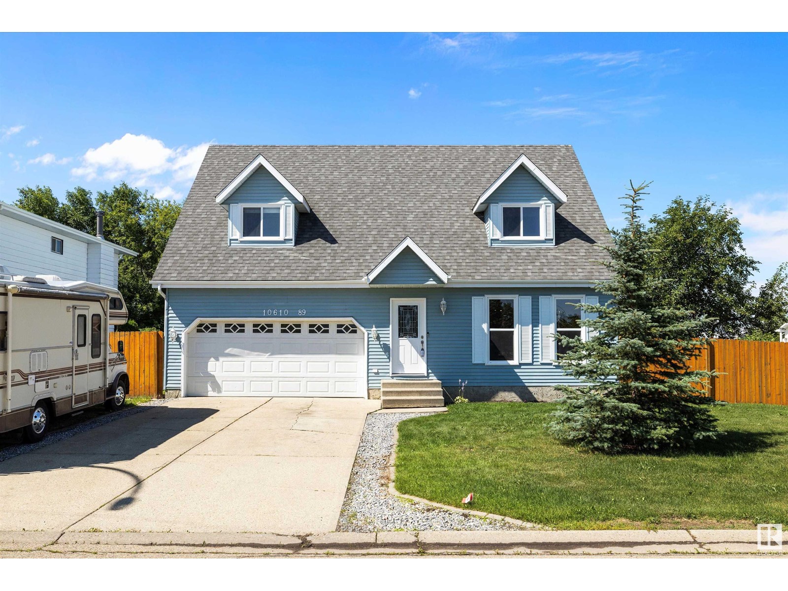 Photo 1 of 10610 89 St, Morinville AB